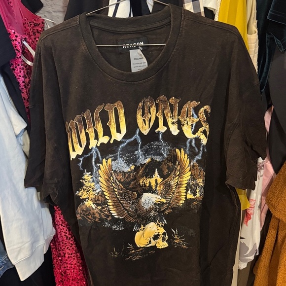 Fashion Nova • nwt Black Graphic Eagle wild ones Tee PTP 28” L34” - Picture 4 of 6